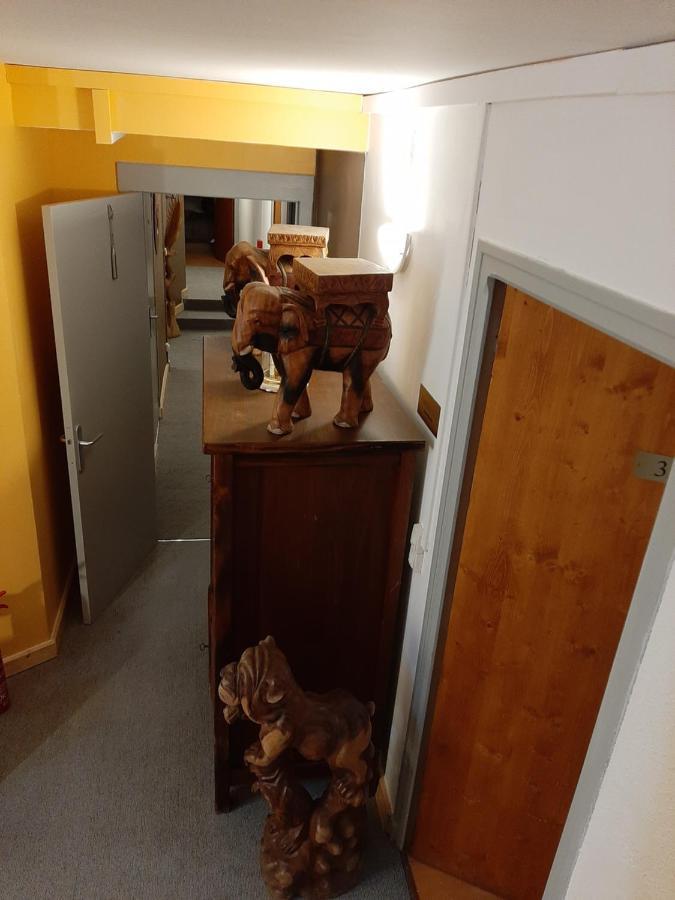 瓦隆蓬达克 瓦隆帕萨热宾馆酒店 外观 照片